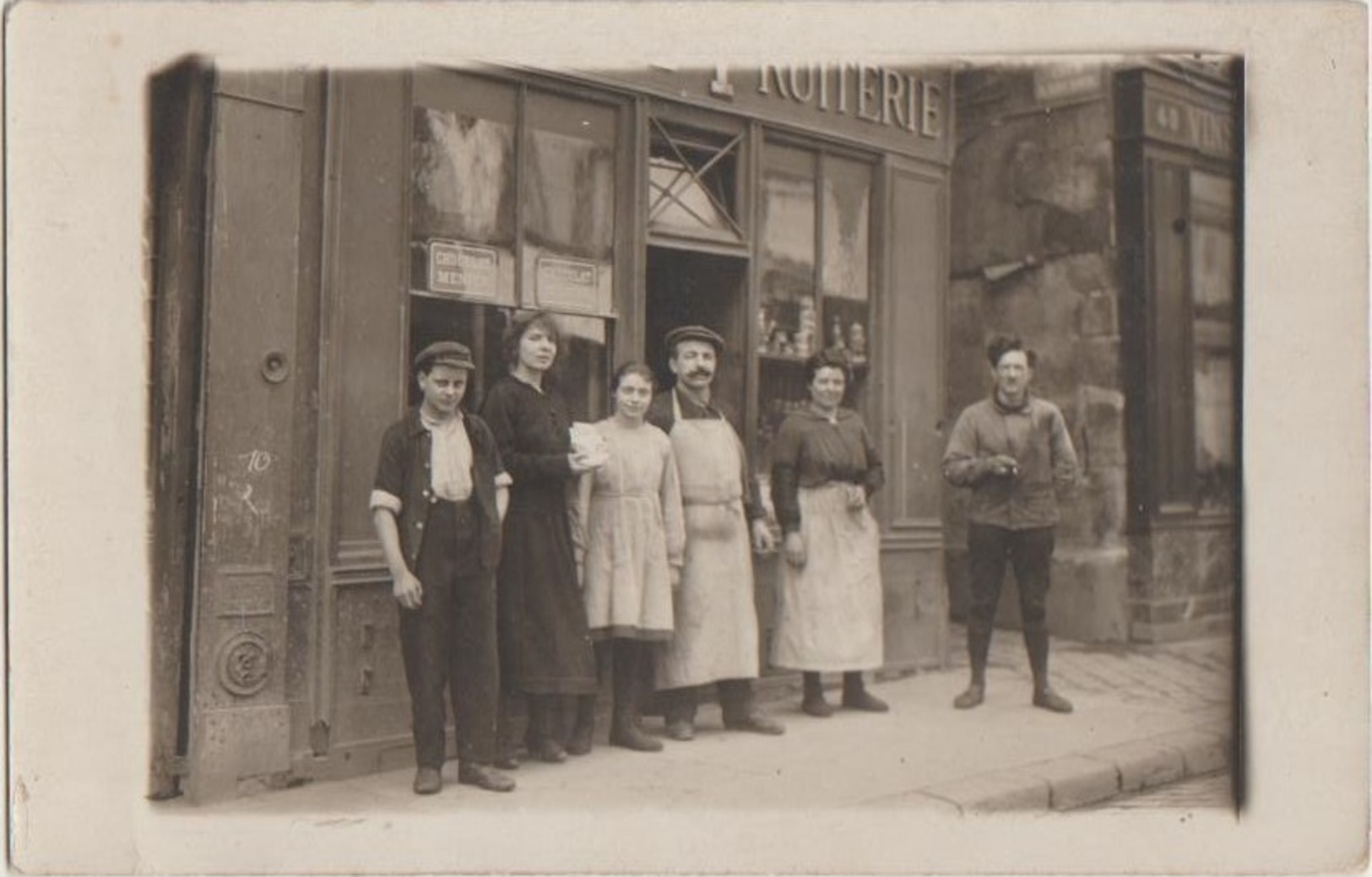 CPA PHOTO 78 SAINT GERMAIN EN LAYE 42 Rue De Paris Commerce Devanture Epicerie Fruiterie Maison LEBRUN 1922 Rare - St. Germain En Laye