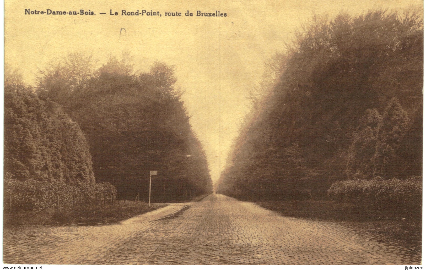 NOTRE-DAME-AU-BOIS  Le Rond -point , Route De Bruxelles. - Overijse