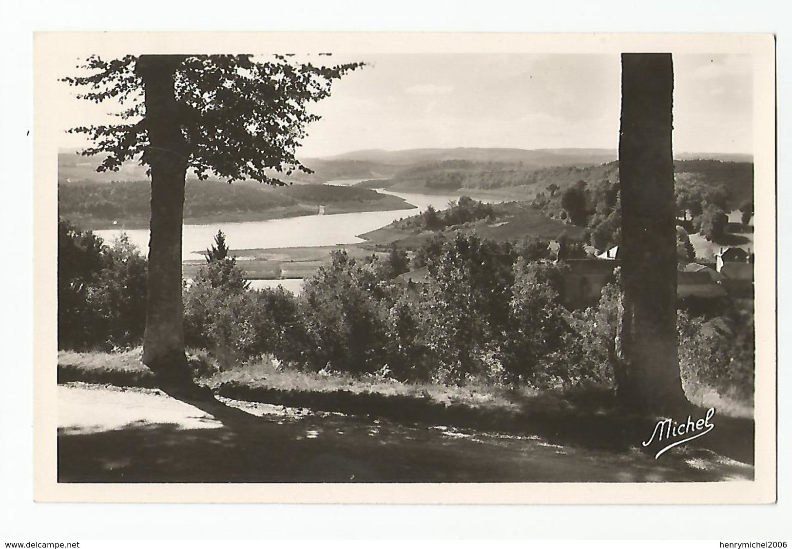 19 Corrèze - Bugeat La Vézère Aux Environs De Bugeat - Altri & Non Classificati