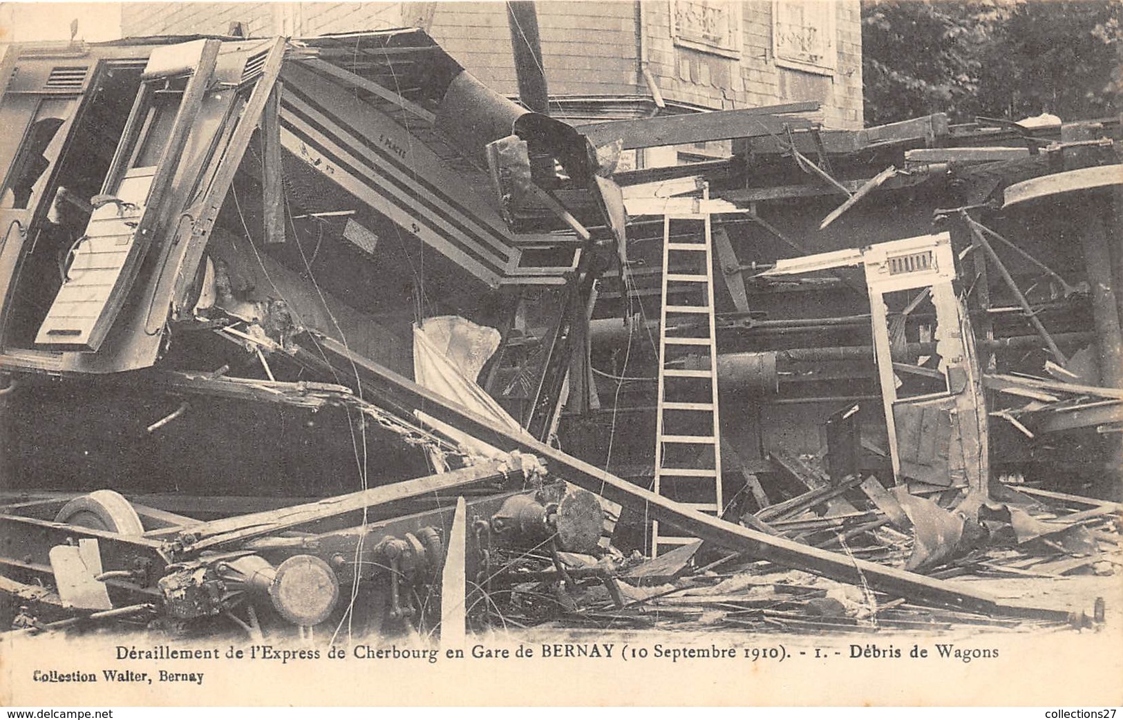 27-BERNAY- DERAILLEMENT DE L'EXPRESS DE CHERBOURG EN GARE DE BERNAY -DEBRIS DE WAGON - Bernay