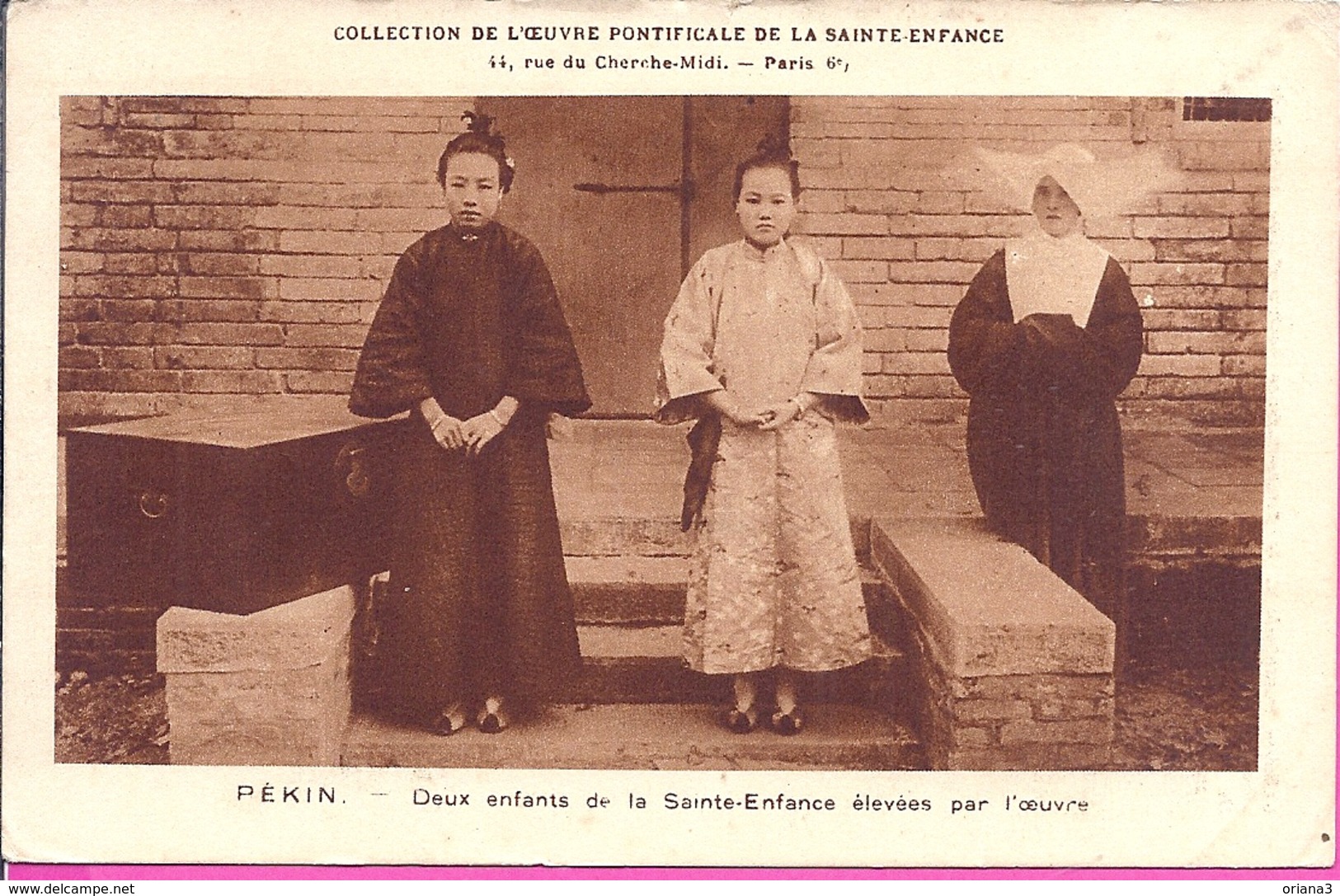 -   PÉKIN -- DEUX ENFANTS DE LA SAINTE ENFANCE ÉLEVÉES PAR L'OEUVRE - Chine