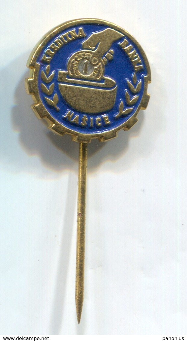 KB Bank, NAŠICE Croatia, Vintage Pin, Badge, Abzeichen - Banques