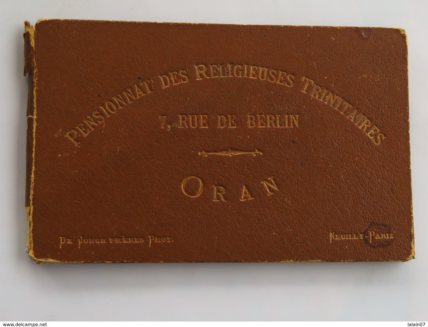 Petit Livret Format Carte Postale De 13 Vues : ORAN : Pensionnat Des Religieuses Trinitaires, 7, Rue De Berlin - Oran