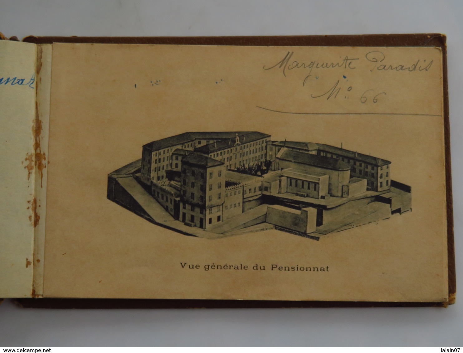 Petit Livret Format Carte Postale De 13 Vues : ORAN : Pensionnat Des Religieuses Trinitaires, 7, Rue De Berlin - Oran