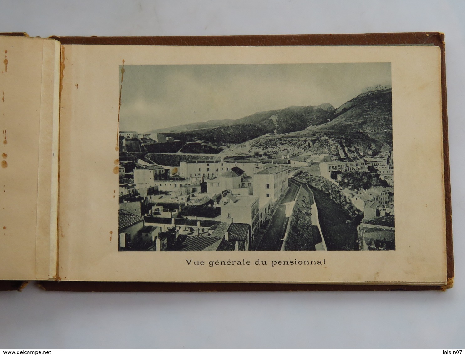 Petit Livret Format Carte Postale De 13 Vues : ORAN : Pensionnat Des Religieuses Trinitaires, 7, Rue De Berlin - Oran