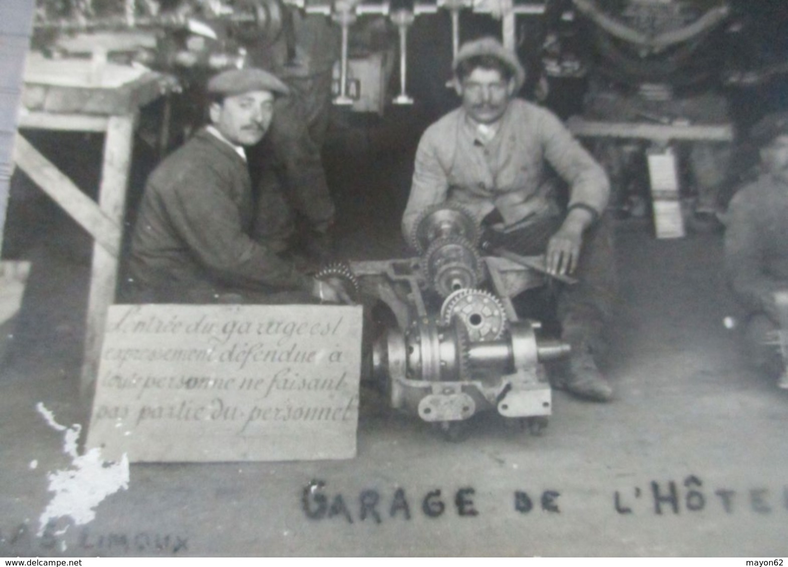 QUILLAN * AUDE -  CARTE PHOTO LE GARAGE DE L HOTEL MOULINES, PERSONNEL, PUBLICITES, MECANO, CONSTRUCTION MOTEUR - SUPER - Autres & Non Classés