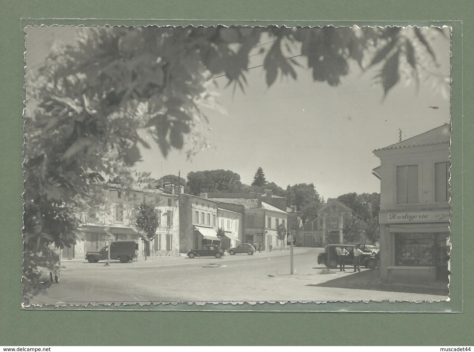 CARTE POSTALE  GIRONDE 33 MIRAMBEAU  LA PLACE - Mirambeau