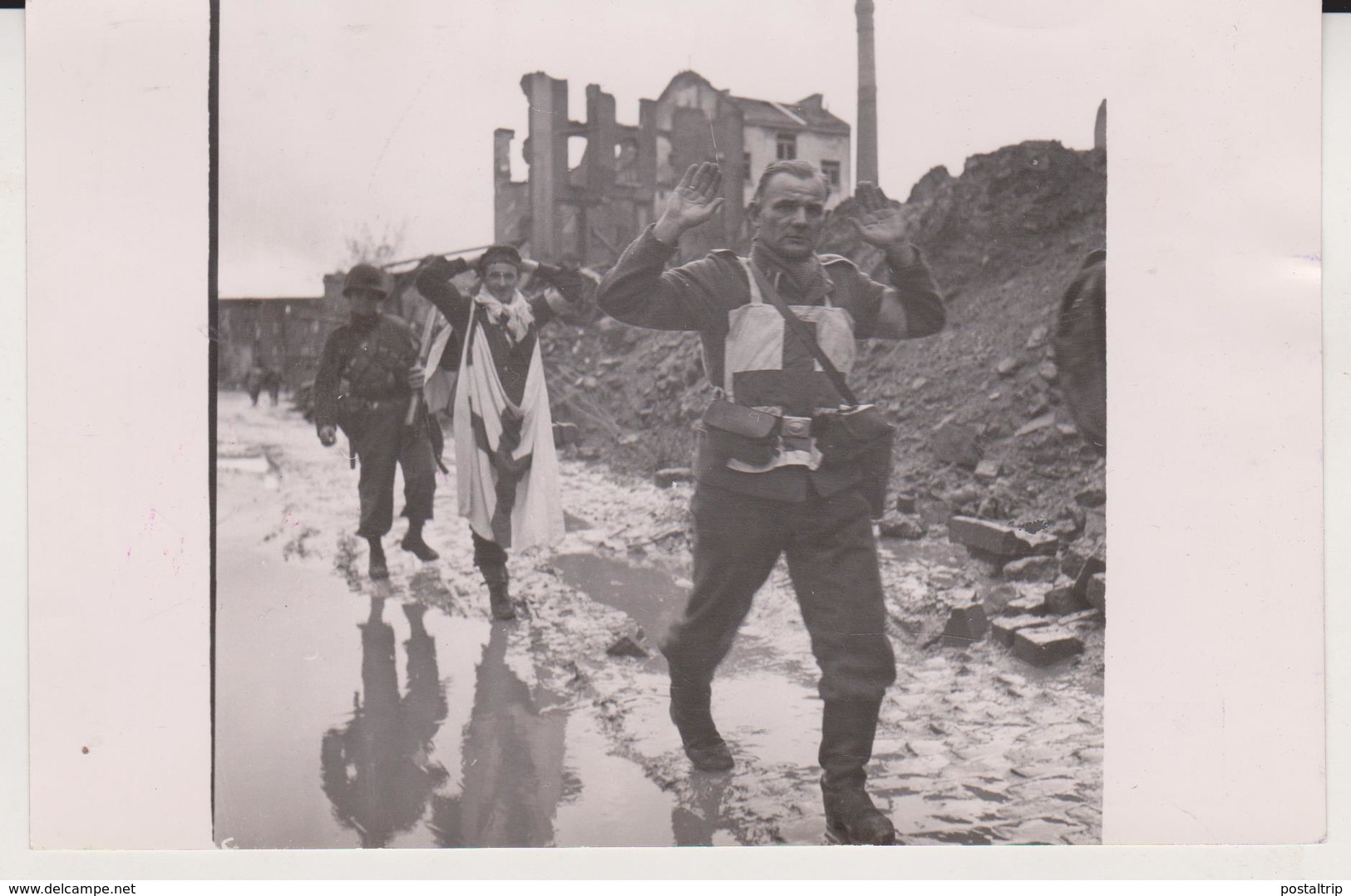 SURRENDING NAZIS  IN AACHEN  RED GROSS FLAGS 1944  GERMAN FOTO DE PRESSE Brian L Davis Archive - War, Military