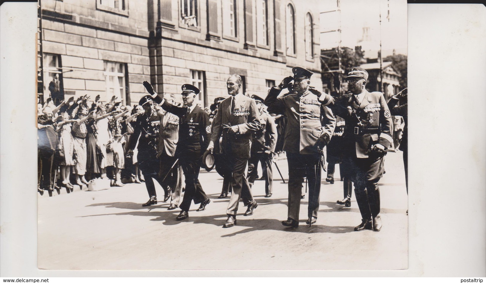 DIE BRITISCHEN FRONTKAMPFER  UNTER DEN LINZEN BERLIN  GERMAN FOTO DE PRESSE Brian L Davis Archive - Guerre, Militaire