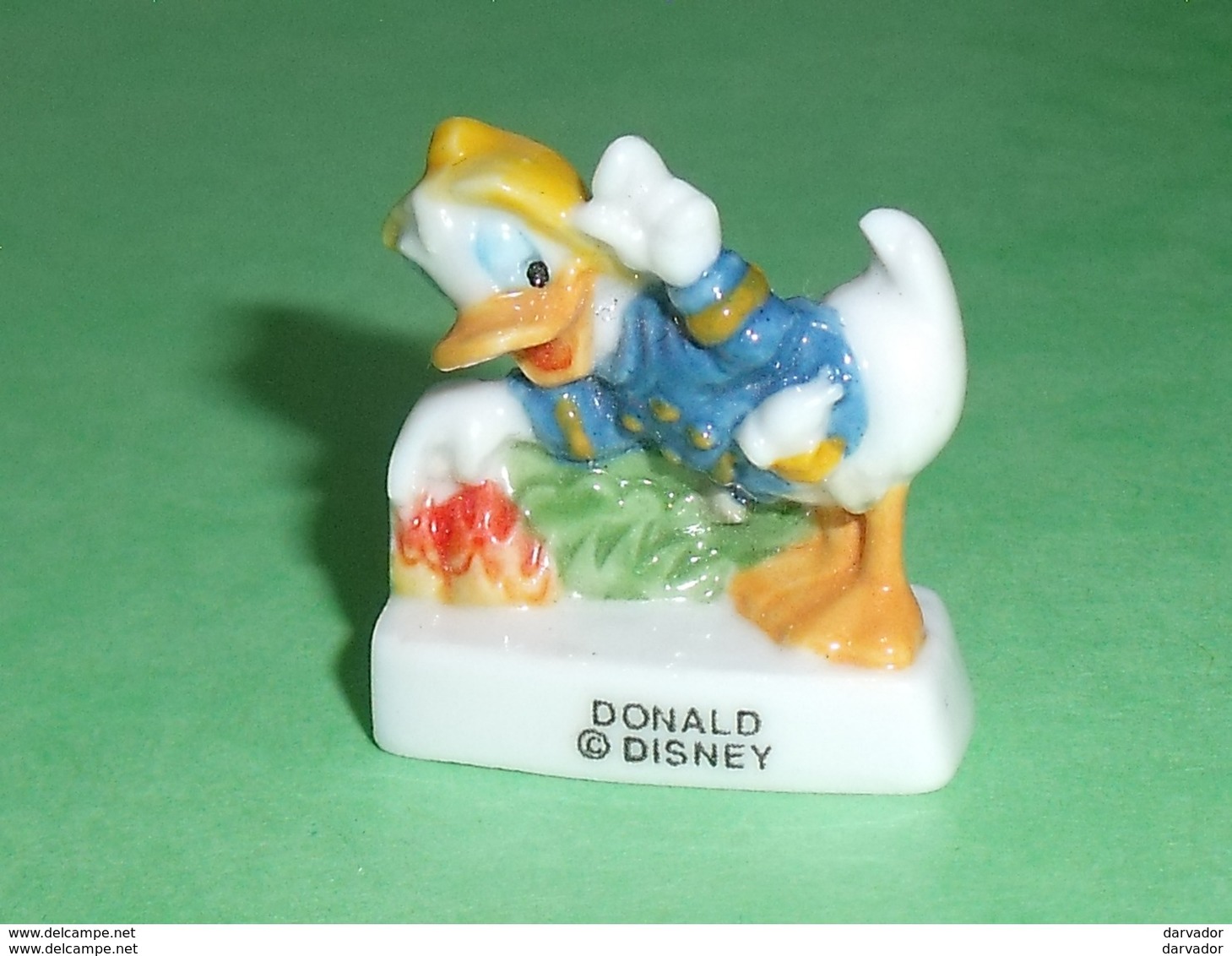 Fèves / Disney :  Donald   T32 - Disney