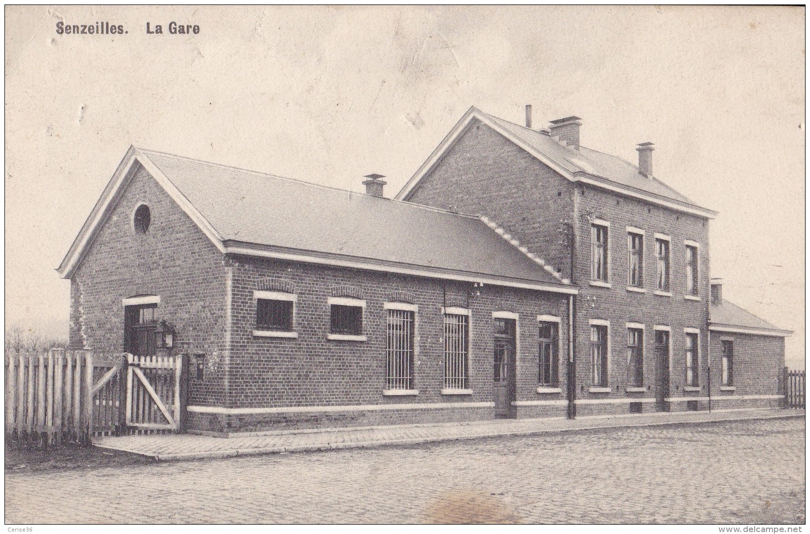 Senzeilles La Gare Circulée En 1912 - Cerfontaine