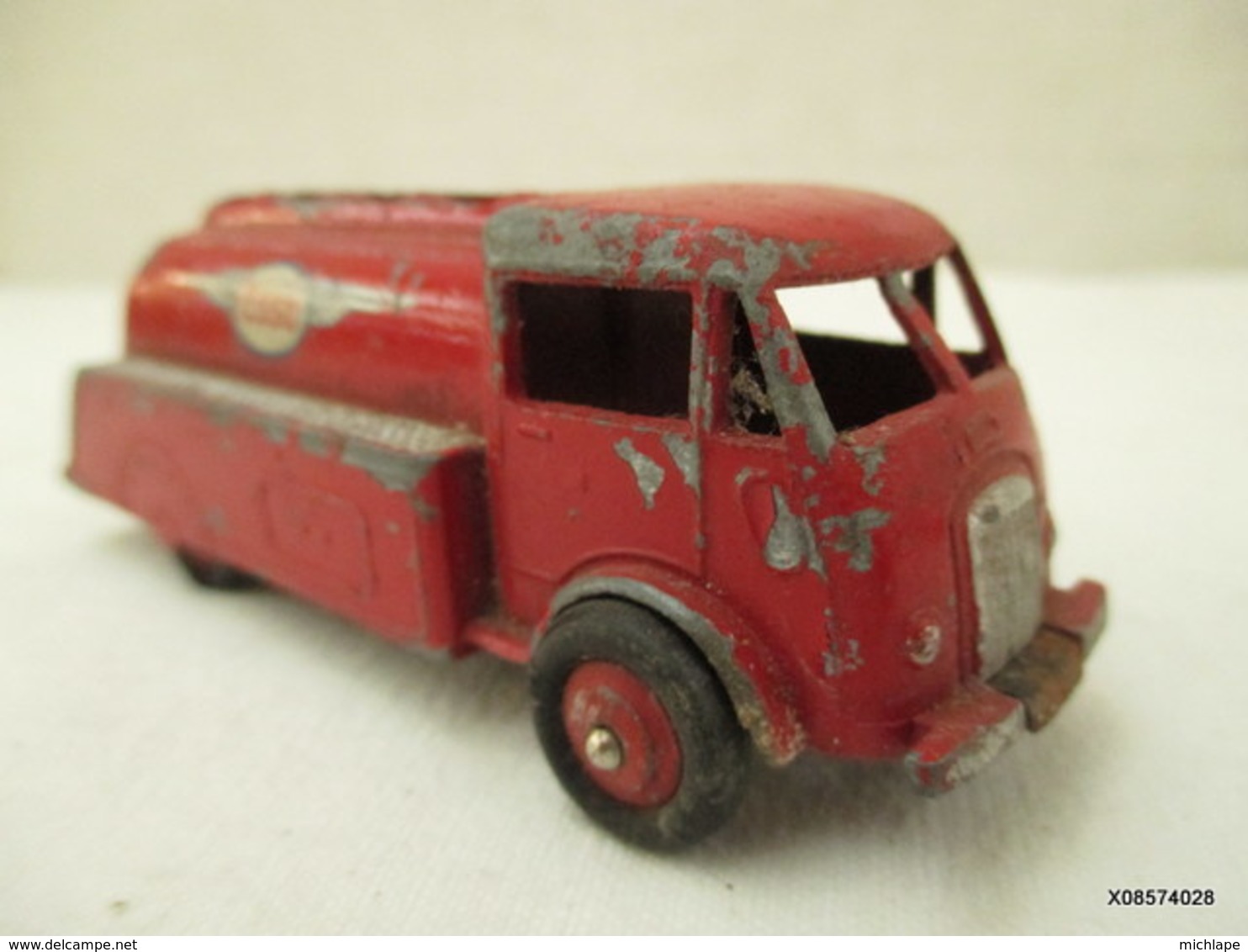 Voiture Miniature 1/43 Em   DINKY TOYS CAMION CITERNE ESSO  Peinture Rouge - Toy Memorabilia