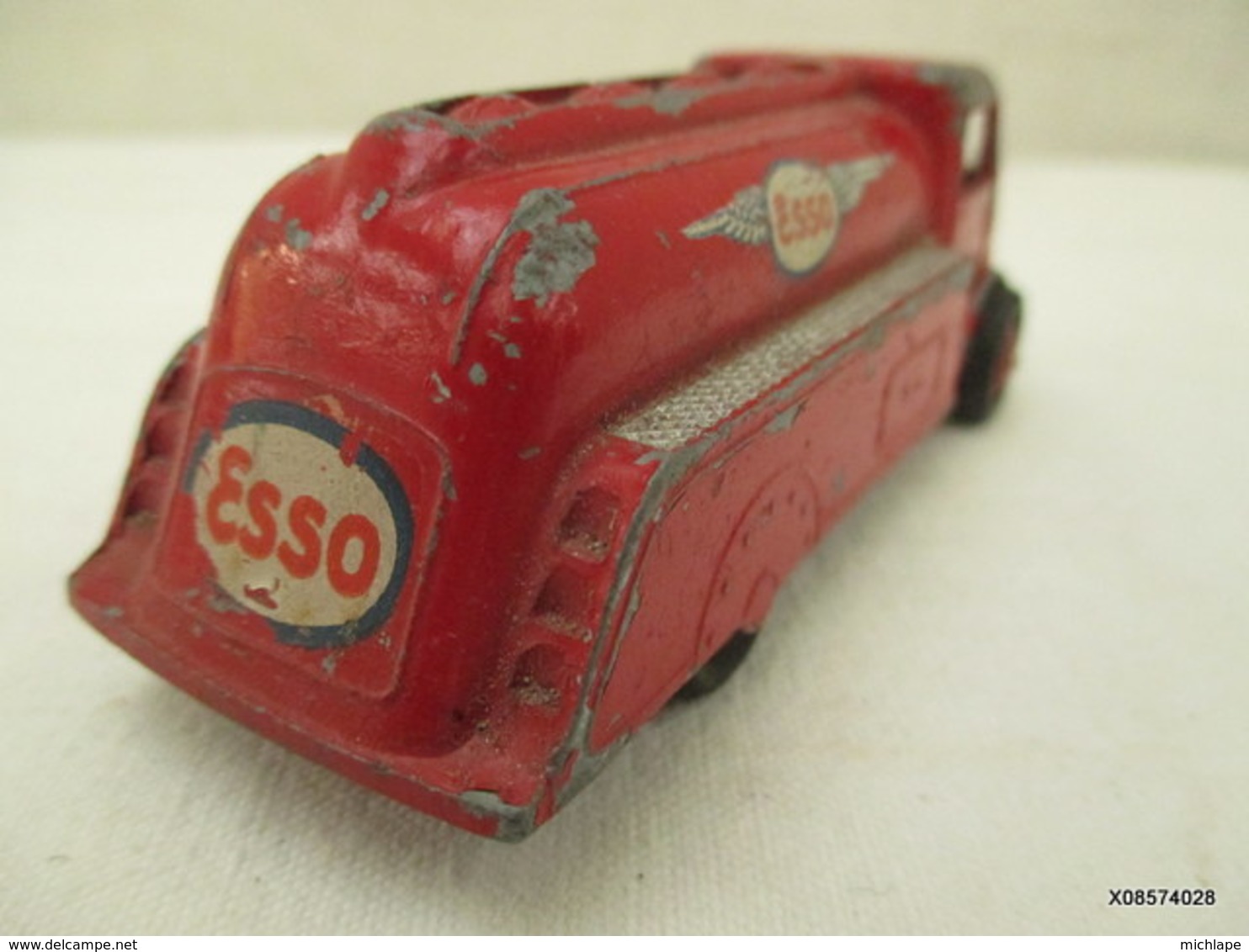 Voiture Miniature 1/43 Em   DINKY TOYS CAMION CITERNE ESSO  Peinture Rouge - Jouets Anciens