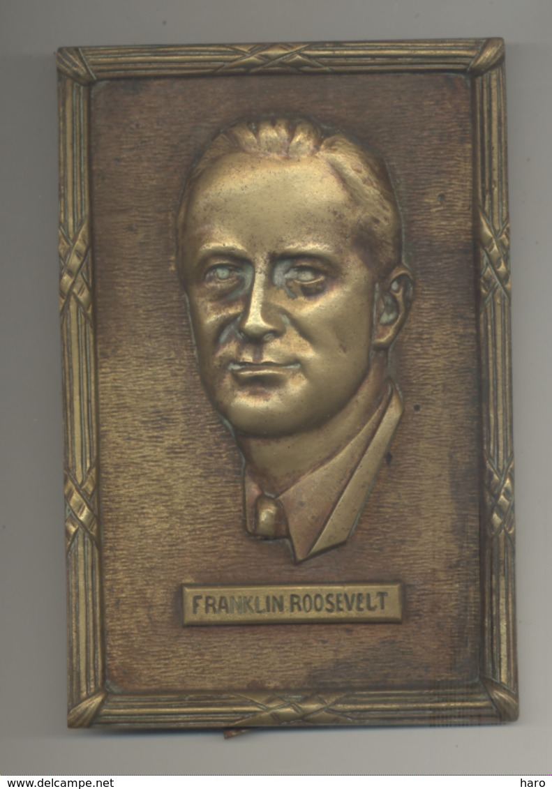 Plaque En Laiton Coulé Avec Le Portrait Du Président US Franklin ROOSEVELT - Guerre 40/45-  WWII - 1939-45