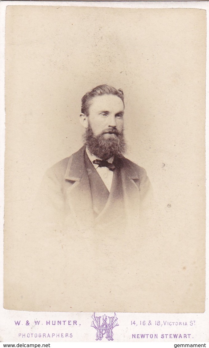 ANTIQUE CDV PHOTOGRAPH -  BEARDED MAN.  NEWTON STEWART STUDIO - Old (before 1900)