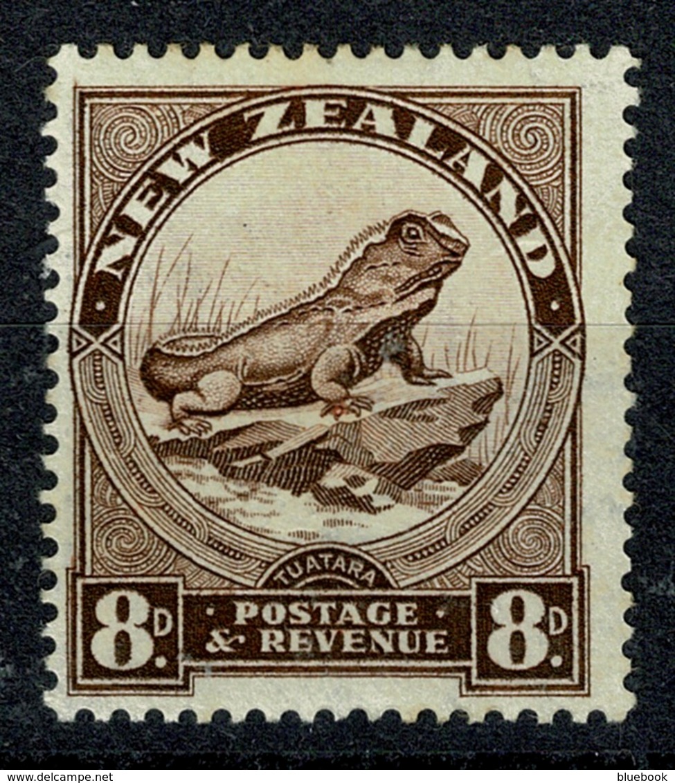 Ref 1234 - 1939 New Zealand 8d KGV Mint Stamp - SG 586d Perf 14 X 14.5 - Neufs