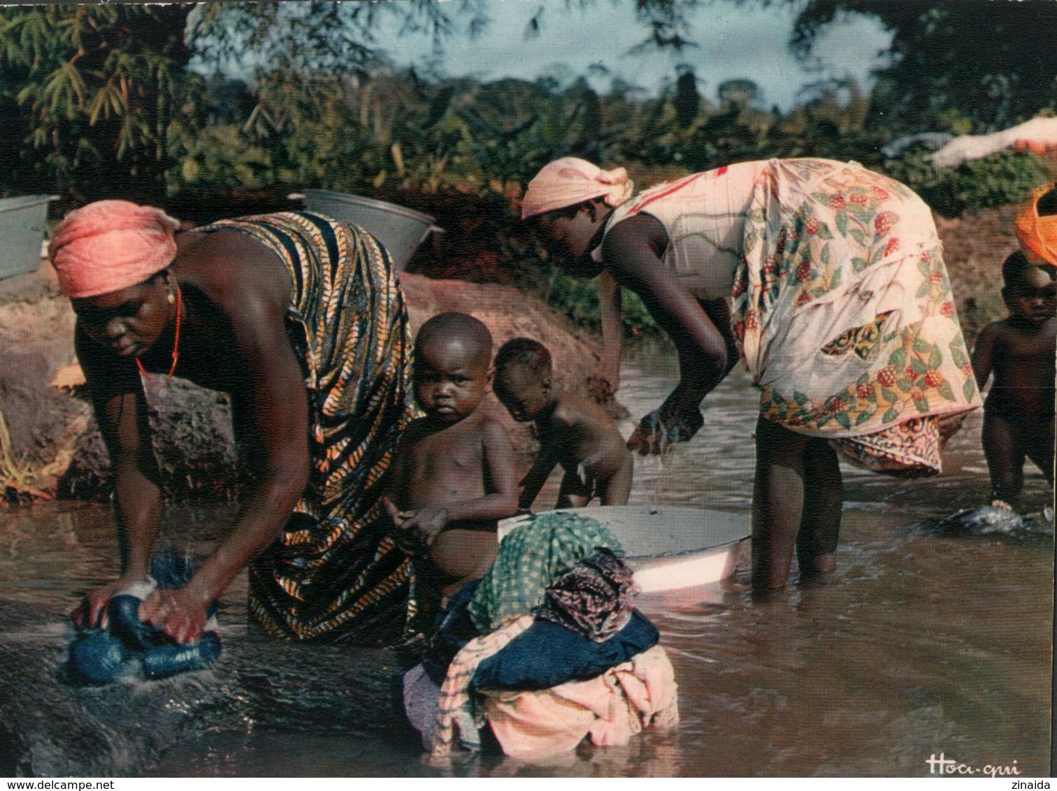 CARTE POSTALE D'AFRIQUE - LESSIVE DANS LA RIVIERE - L'AFRIQUE EN COULEURS - Unclassified