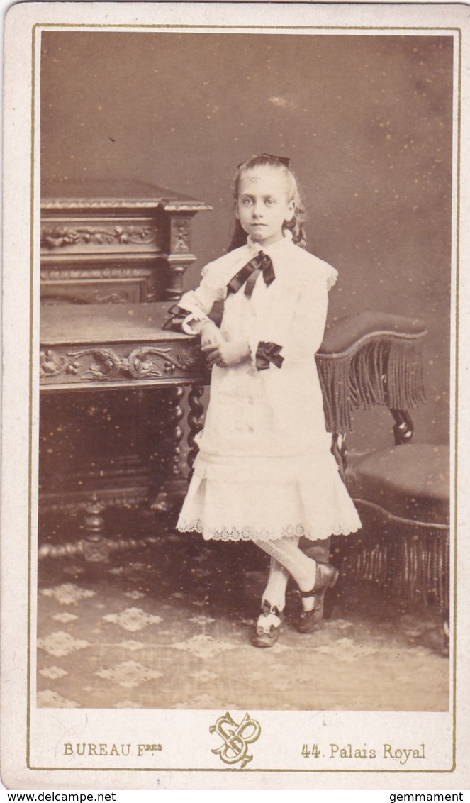 ANTIQUE CDV PHOTO. PRETTY SMALL GIRL . PARIS STUDIO - Old (before 1900)