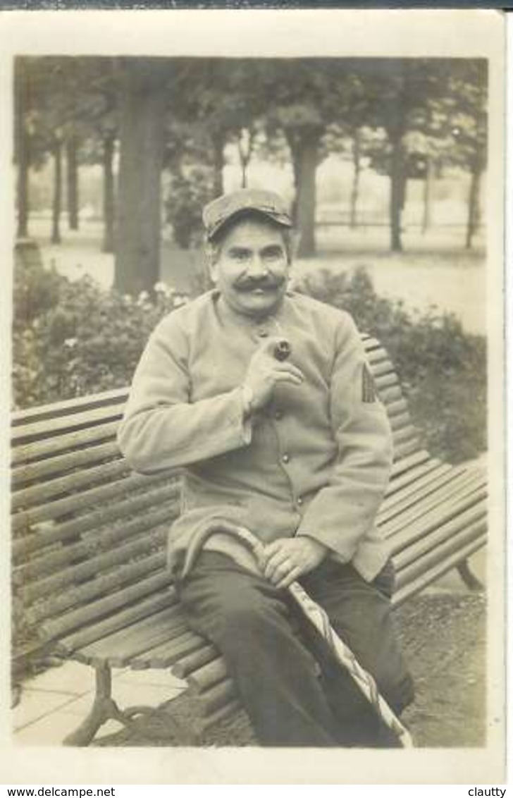 Carte Photo , Un Poilu En Convalescence , Ww1 , écrite 1917 * Souvenir D'un Vieux Poilu - Guerre 1914-18