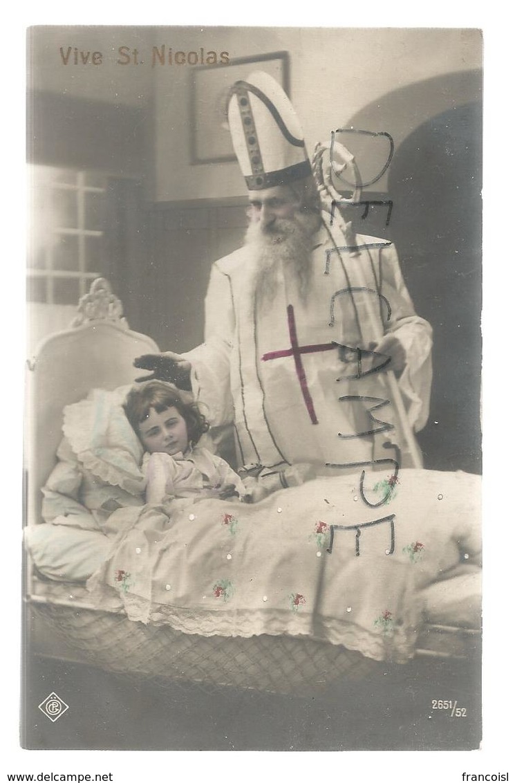 Le Grand Saint Nicolas, Mitre, Crosse, Bénit Une Petite Fille Au Lit. - Sinterklaas