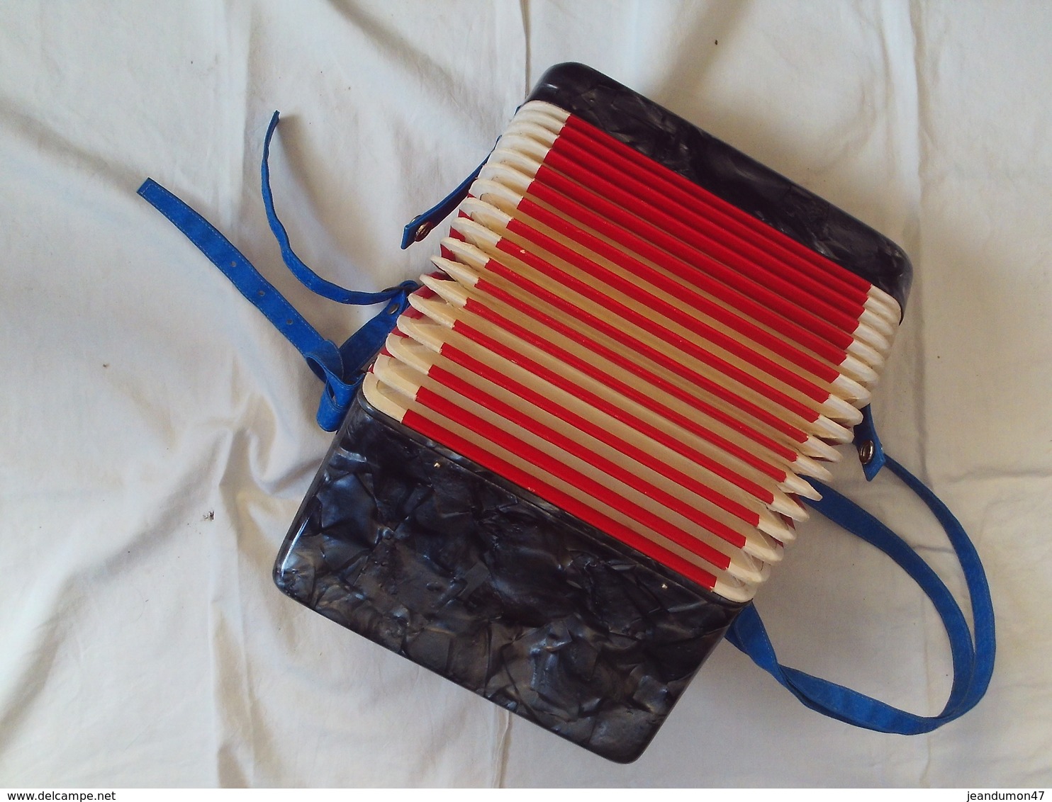 MINI-ACCORDEON . - . HERO. POUR ENFANT. FONCTIONNE A MERVEILLE - Instruments De Musique