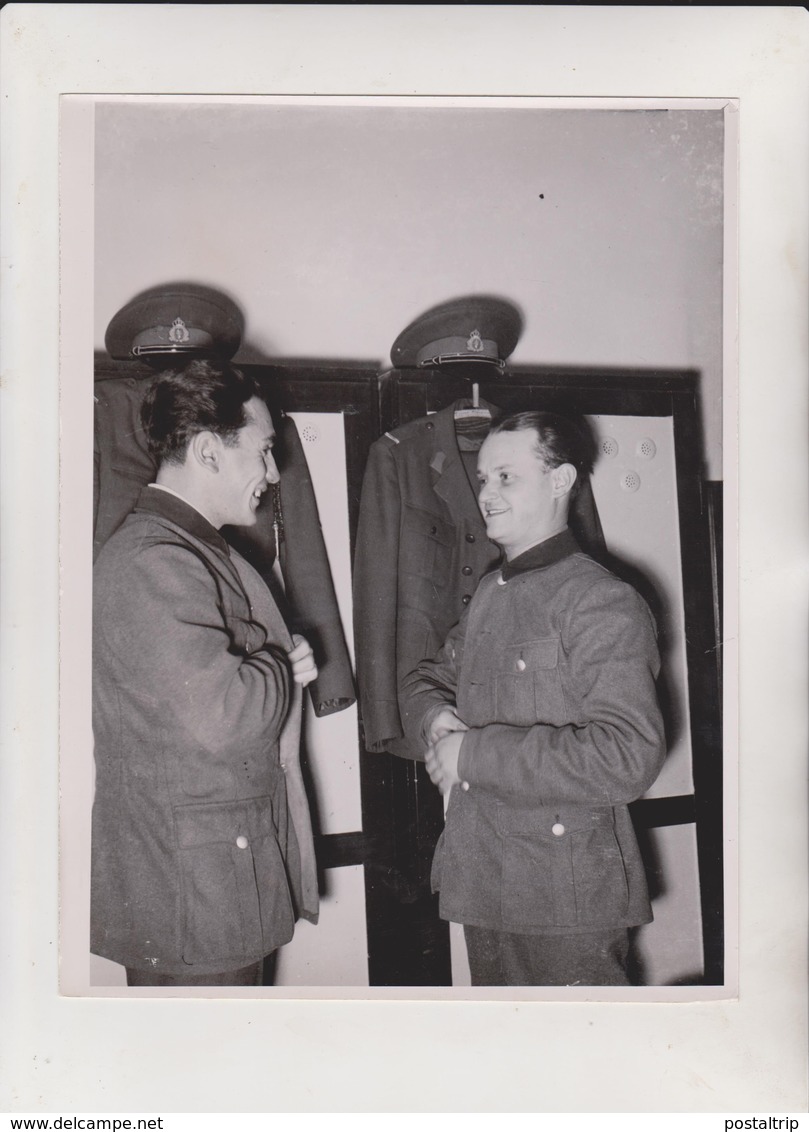 RAD VORBILDLICH FUR RUMANIEN  RAD MANNES  FOTO DE PRESSE Brian L Davis Archive - War, Military