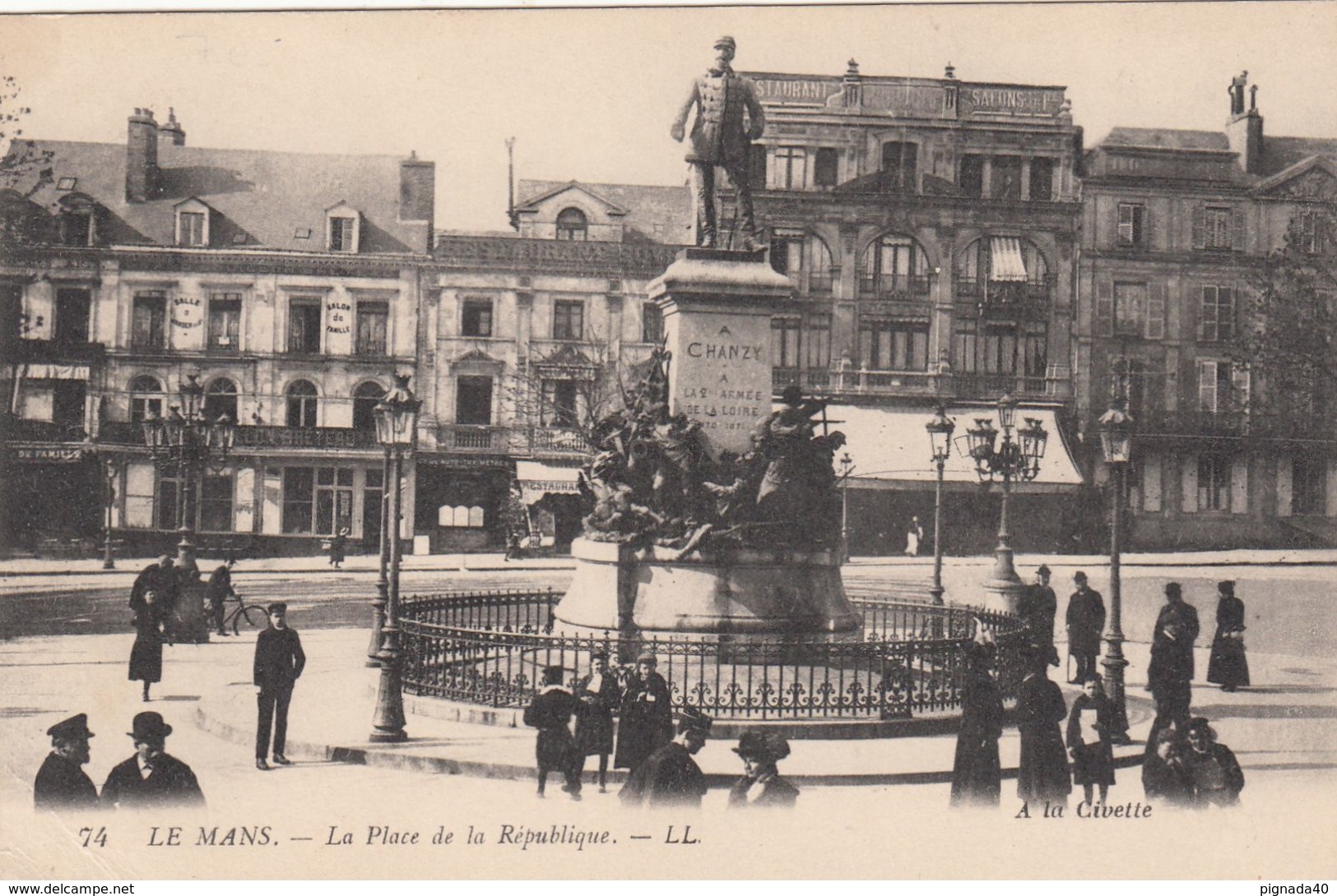 Cp , 72 , LE MANS , La Place De La République - Le Mans