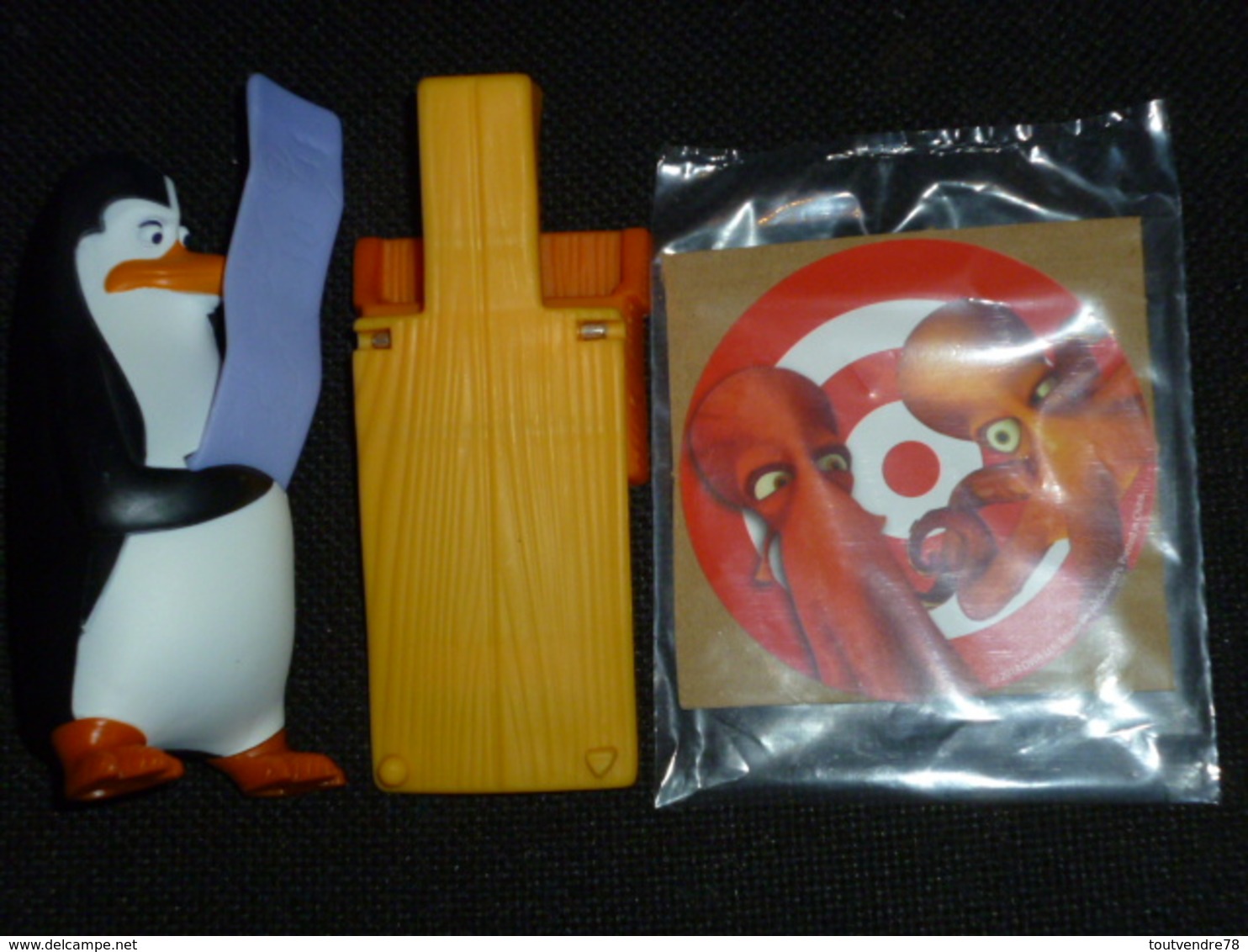 MAC052 / Figurine Pingouins De Madagascar Sautoir / Mc Donalds / 2014 - Altri & Non Classificati