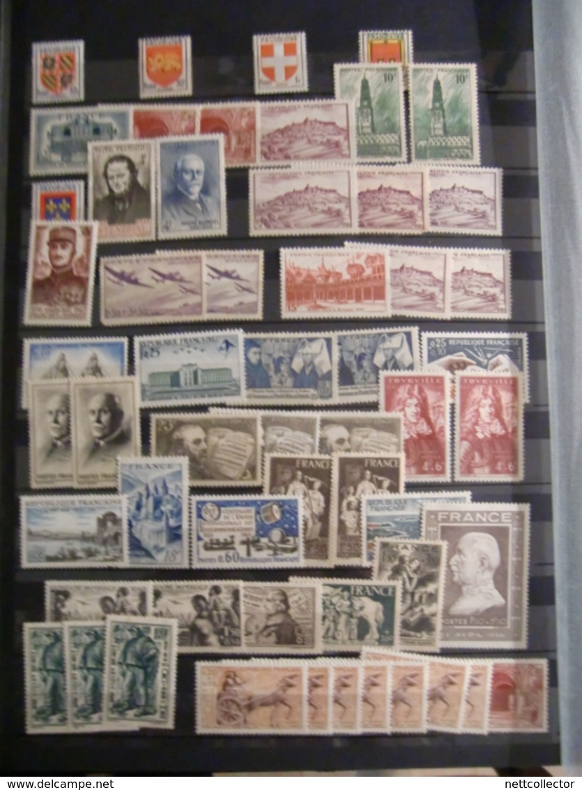 GROS CLASSEUR TIMBRES dont RARES de SARRE / ATTENTE de RANGEMENT D'UN BON COLLECTIONNEUR/+ 1700 timbres A VOIR!!!