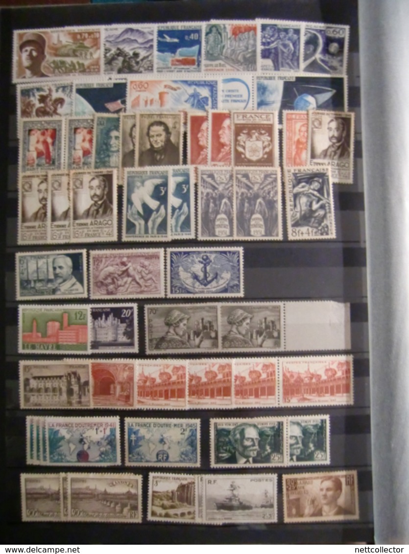 GROS CLASSEUR TIMBRES dont RARES de SARRE / ATTENTE de RANGEMENT D'UN BON COLLECTIONNEUR/+ 1700 timbres A VOIR!!!