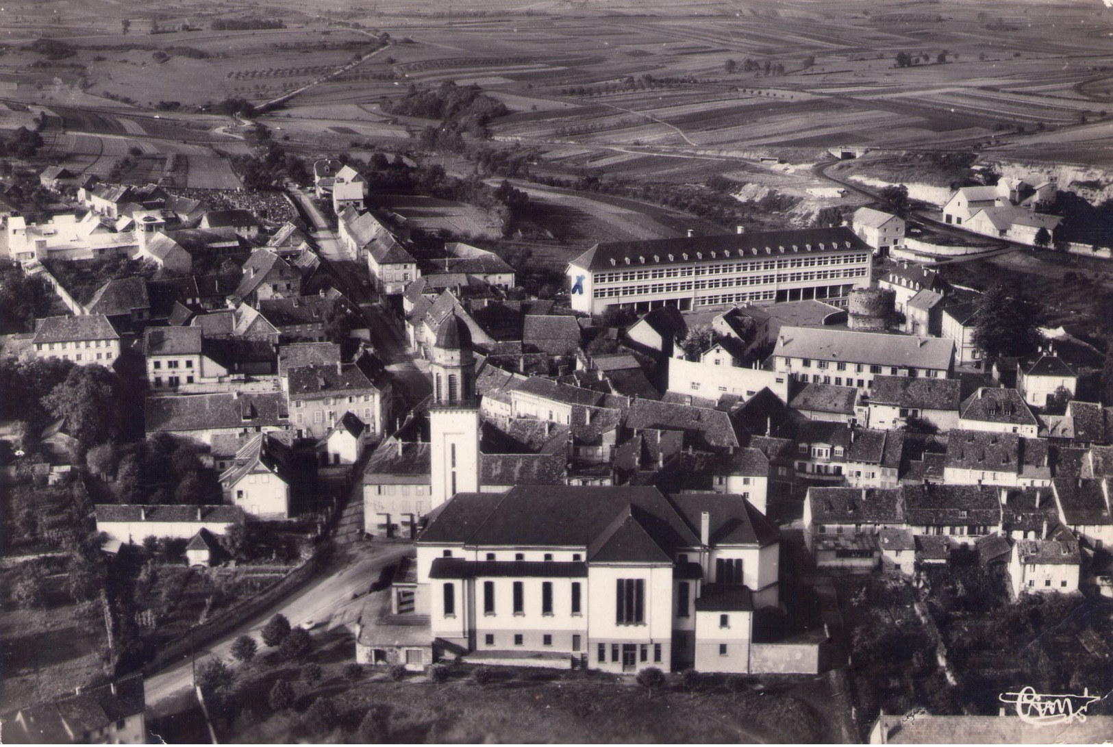 67 - WASSELONNE - Vue Aérienne - Eglise Et Groupe Scolaire - N/B - Photo Véritable - Wasselonne