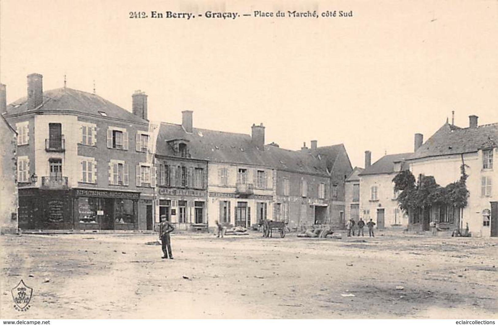 Graçay      18        Place Du Marché        ( Voir Scan) - Graçay