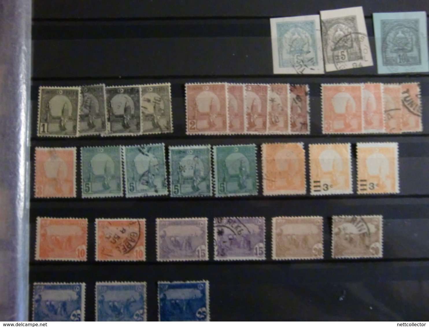 CARTON CONTENANT UN ENSEMBLE DE + 1800 TIMBRES DES COLONIES FRANCAISES / A DECOUVRIR!!!