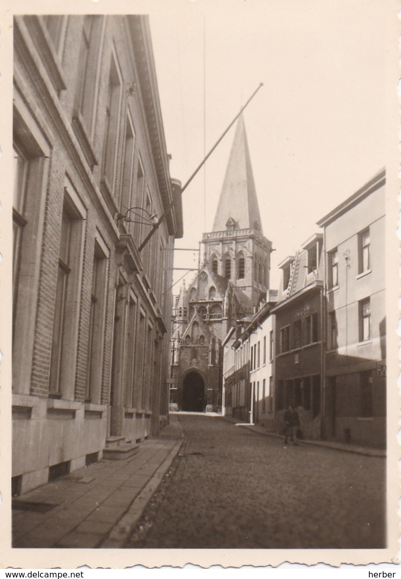 Foto 2x Carte Photo - Asse Assche - Afm. 6 Cm X 8,5 Cm / 6,5 Cm X 9,5 Cm - Ca. 1950 - Kerk - Asse