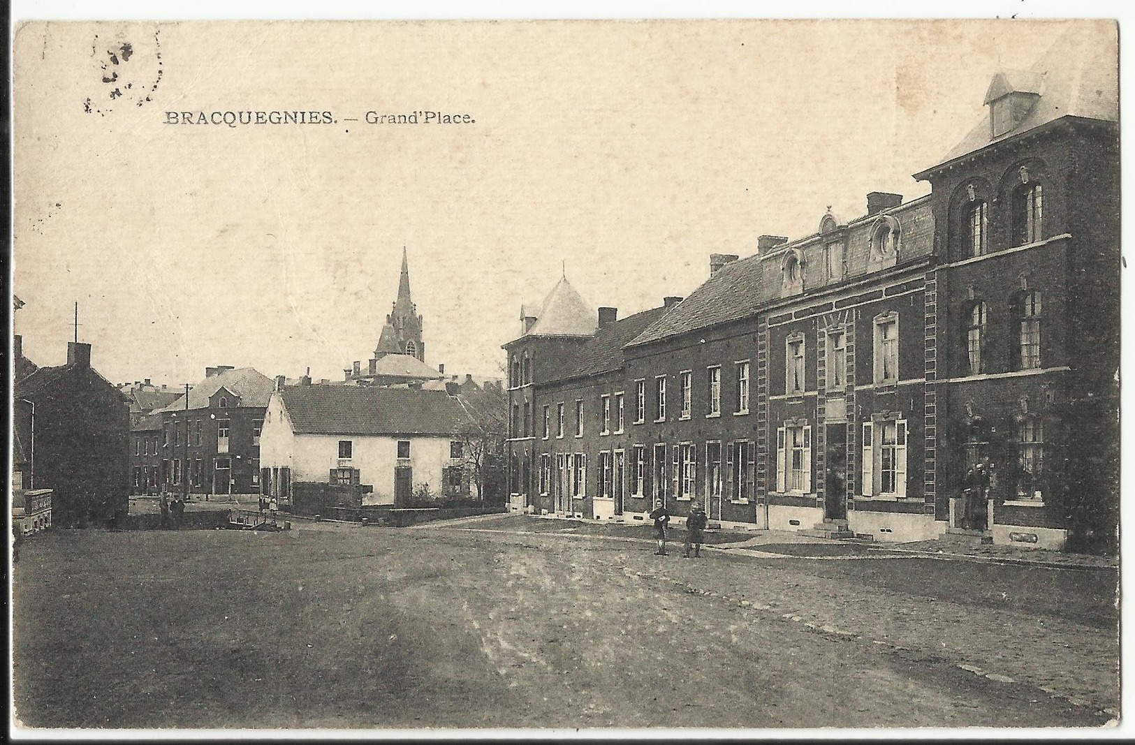 BRACQUEGNIES - Grand'Place - La Louviere