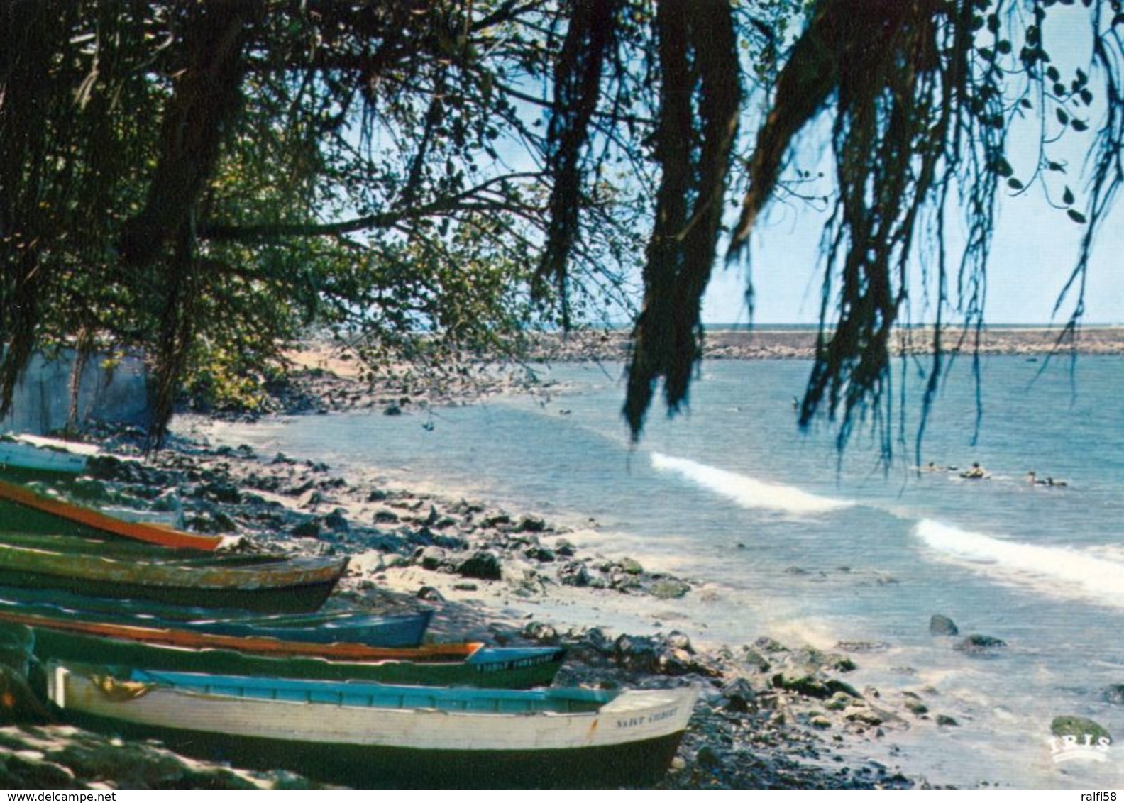 1 AK Insel Reunion * Boote Der Fischer Bei Saint-Piierre - Übersee-Departement Von Frankreich Im Indischen Ozean * - Réunion