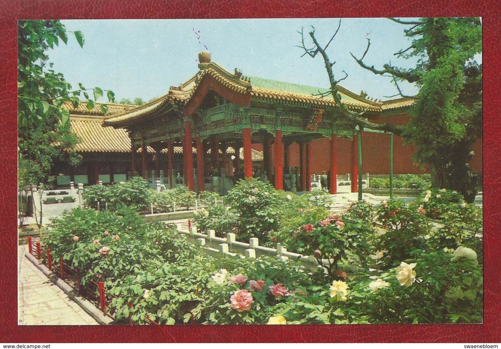 CN.- CHINA. IMPERIAL GARDEN in the FORMER IMPERIAL PALACES. PEKING. 10 Cards 1977.