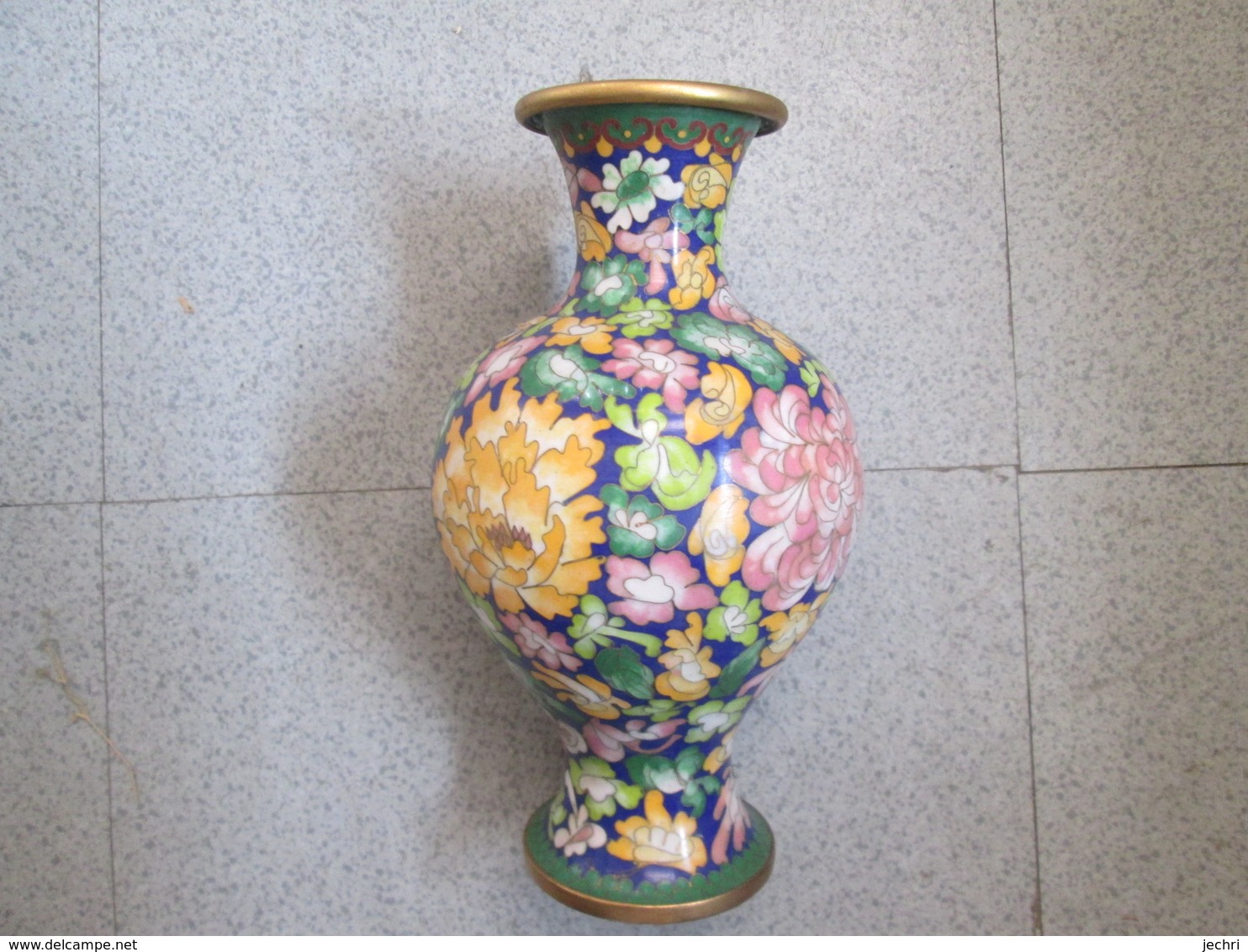 Vases Fabrication Chinoise - Autres & Non Classés