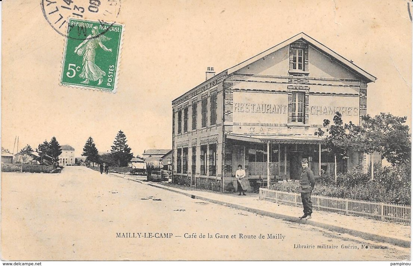 10 MAILLY LE CAMP - Café De La Gare Et Route De Mailly -  Animée - Mailly-le-Camp