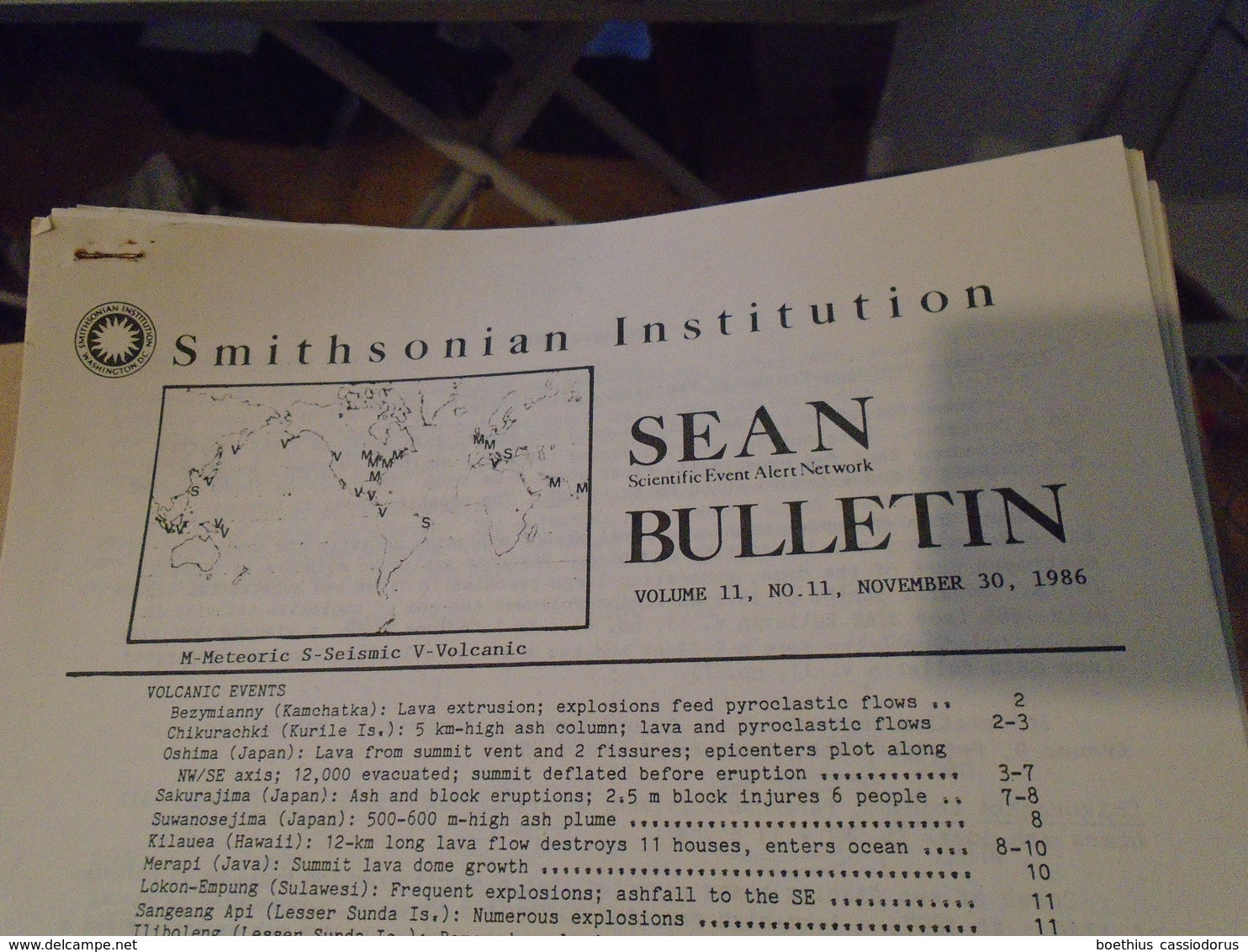 VOLCAN 100 SEAN BULLETIN SMITHSONIAN INSTITUTION + Livre VOLCANOES OF THE WORLD - Scienze Della Terra