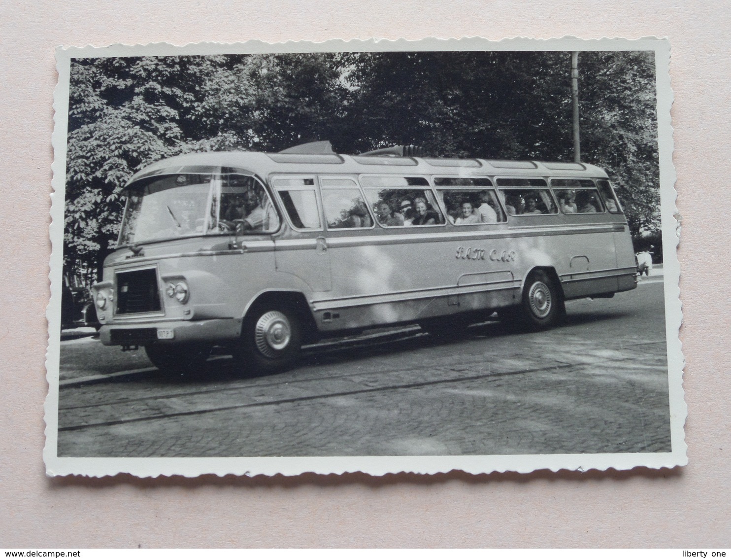 Oude / Old AUTOBUS / TOURINGCAR ( O.a. Reizen Van ROMPAEY )  ( Zie / Voir Photo ) 2 Stuks ! - Automobiles