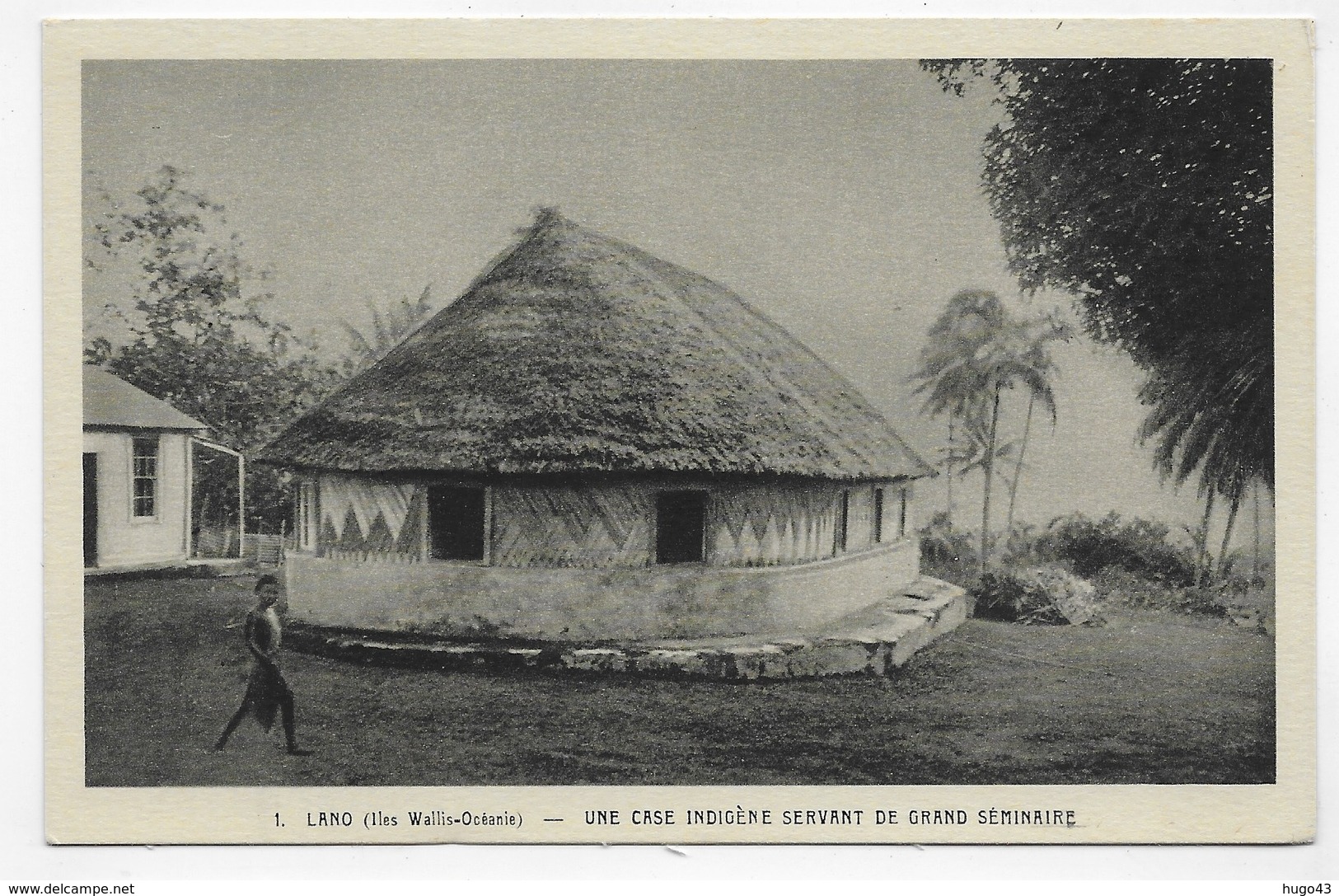 ILES WALLIS - LAND - N° 1 - UNE CASE INDIGENE SERVANT DE GRAND SEMINAIRE - OEUVRE DE ST- PIERRE APOTRE - CPA NON VOYAGEE - Wallis Et Futuna