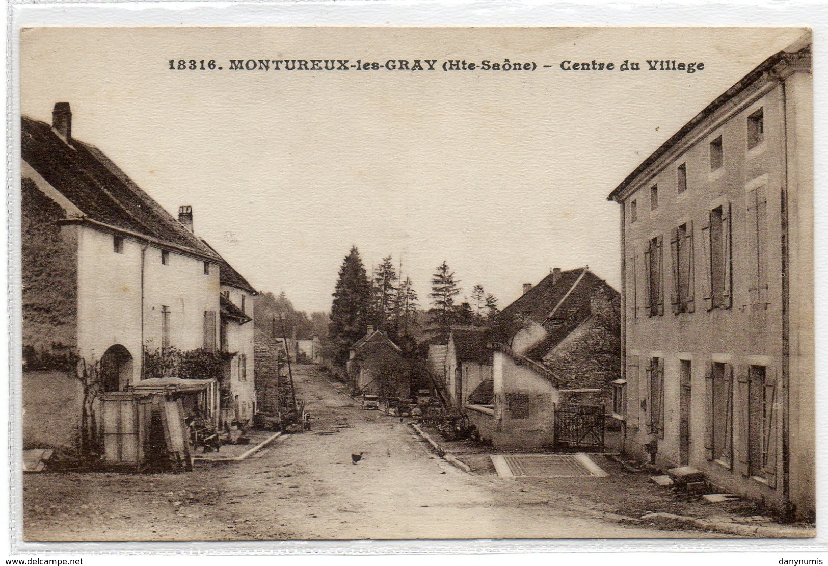 70  MONTUREUX Les GRAY       Centre Du Village - Autres & Non Classés