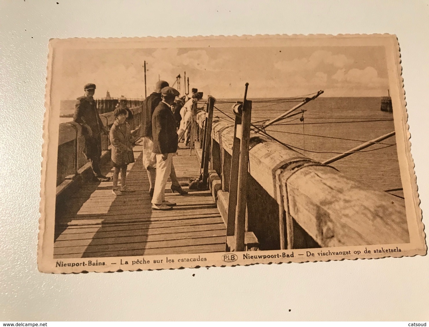 Carte Postale Ancienne Nieuport- Bains La Pêche Sur Les Estacades - Nieuwpoort