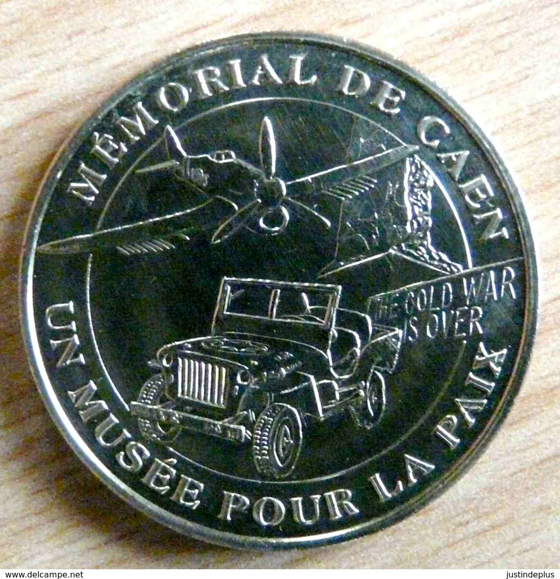 MEMORIAL DE CAEN UN MUSEE POUR LA PAIX 2004 MONNAIE DE PARIS COLLECTION NATIONALE MEDAILLE OFFICIELLE JETON TOURISTIQUE - 2004