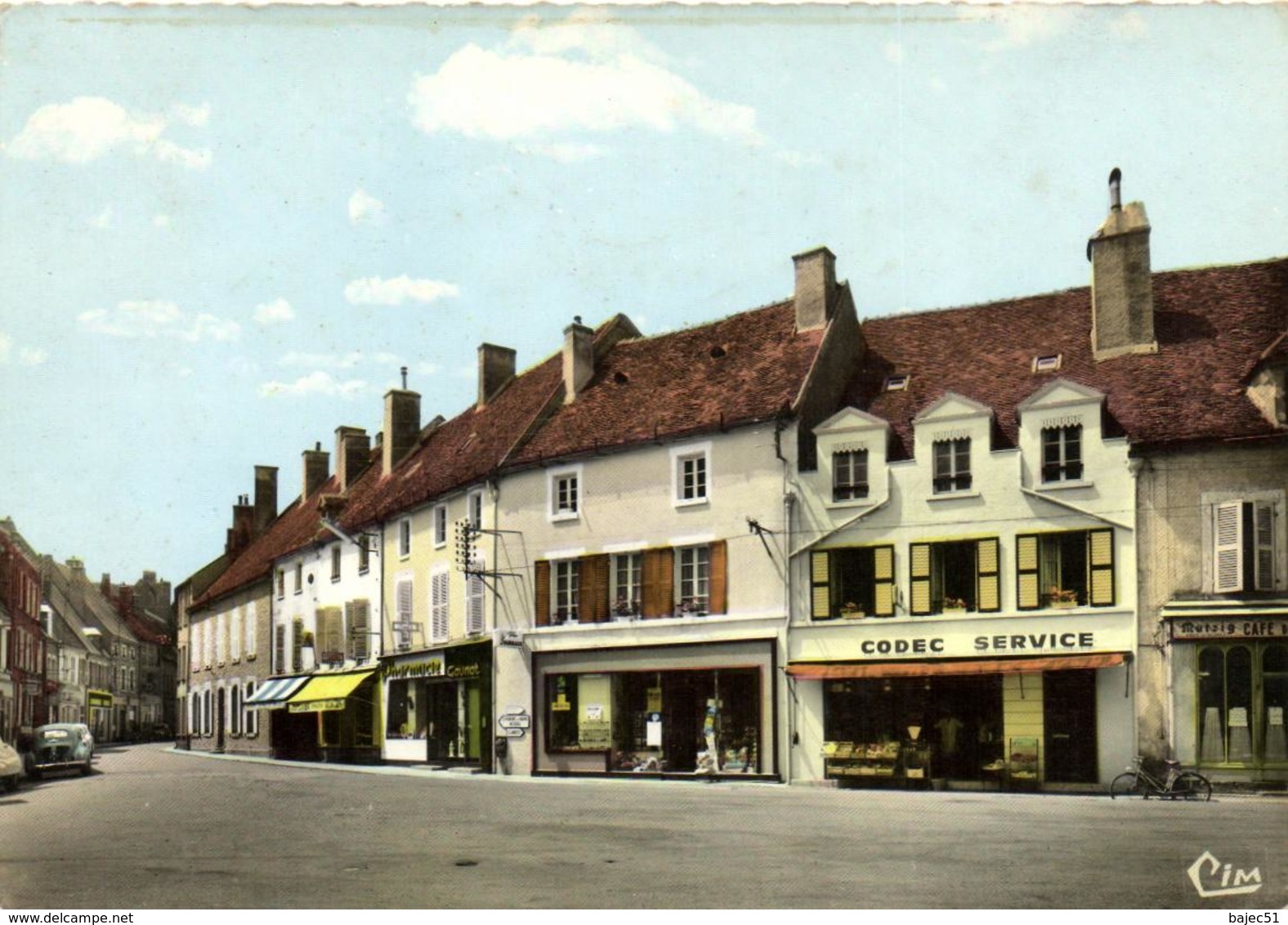 1 Cpsm Corbigny - Place De L'hôtel De Ville - Corbigny