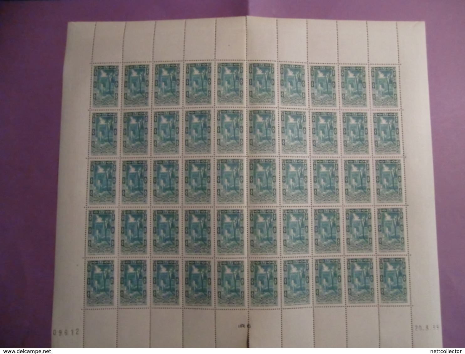 COLONIES FRANCAISES  ETUDE DE VARIETES  /  ALGERIE PLANCHES ENTIERES  / 4700 TIMBRES ** SUP. / FORTE COTE - Algérie (1962-...)