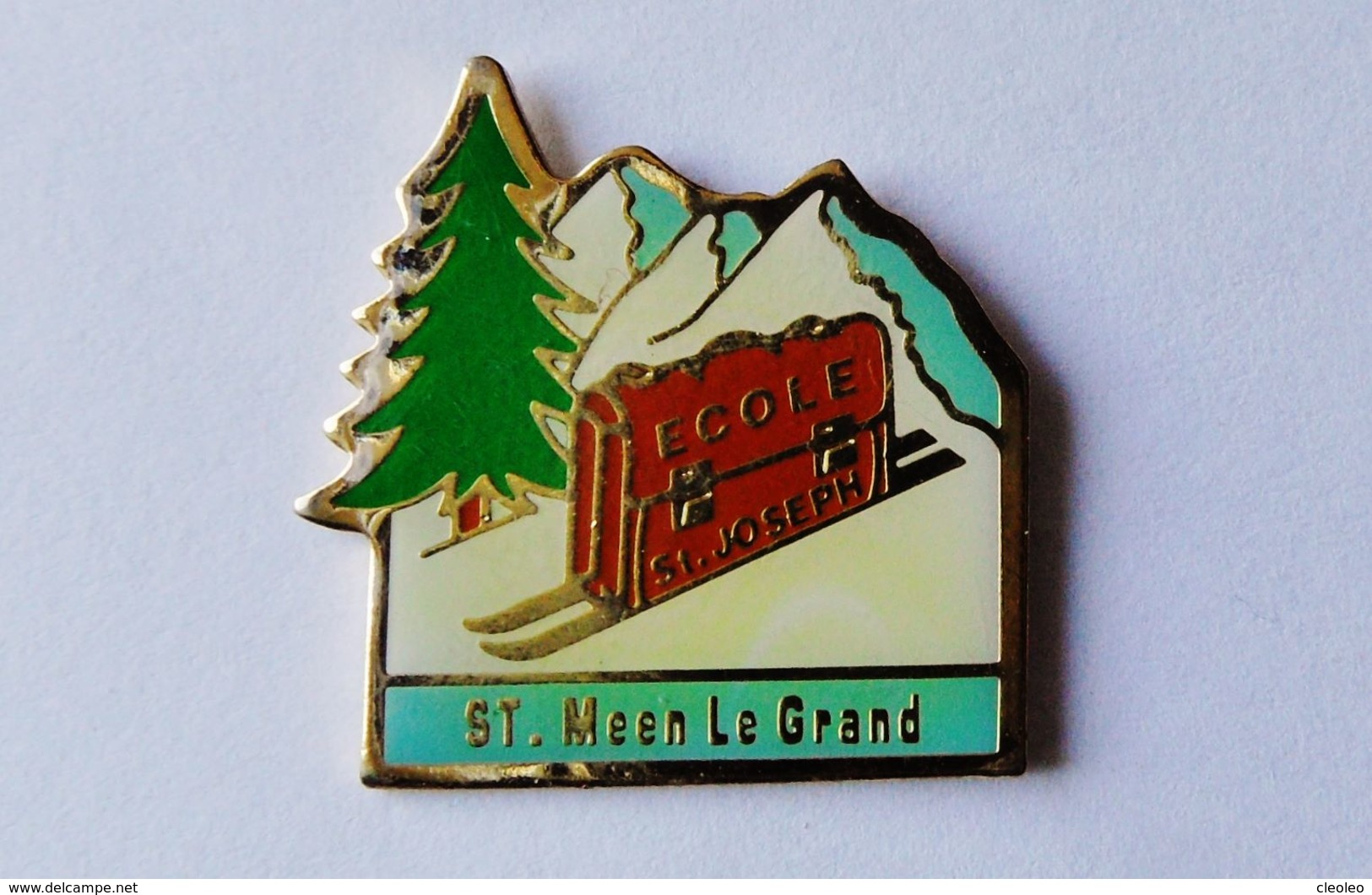 Pin's école Saint Méen Le Grand Ille Et Vilaine - BR3/5 - Villes