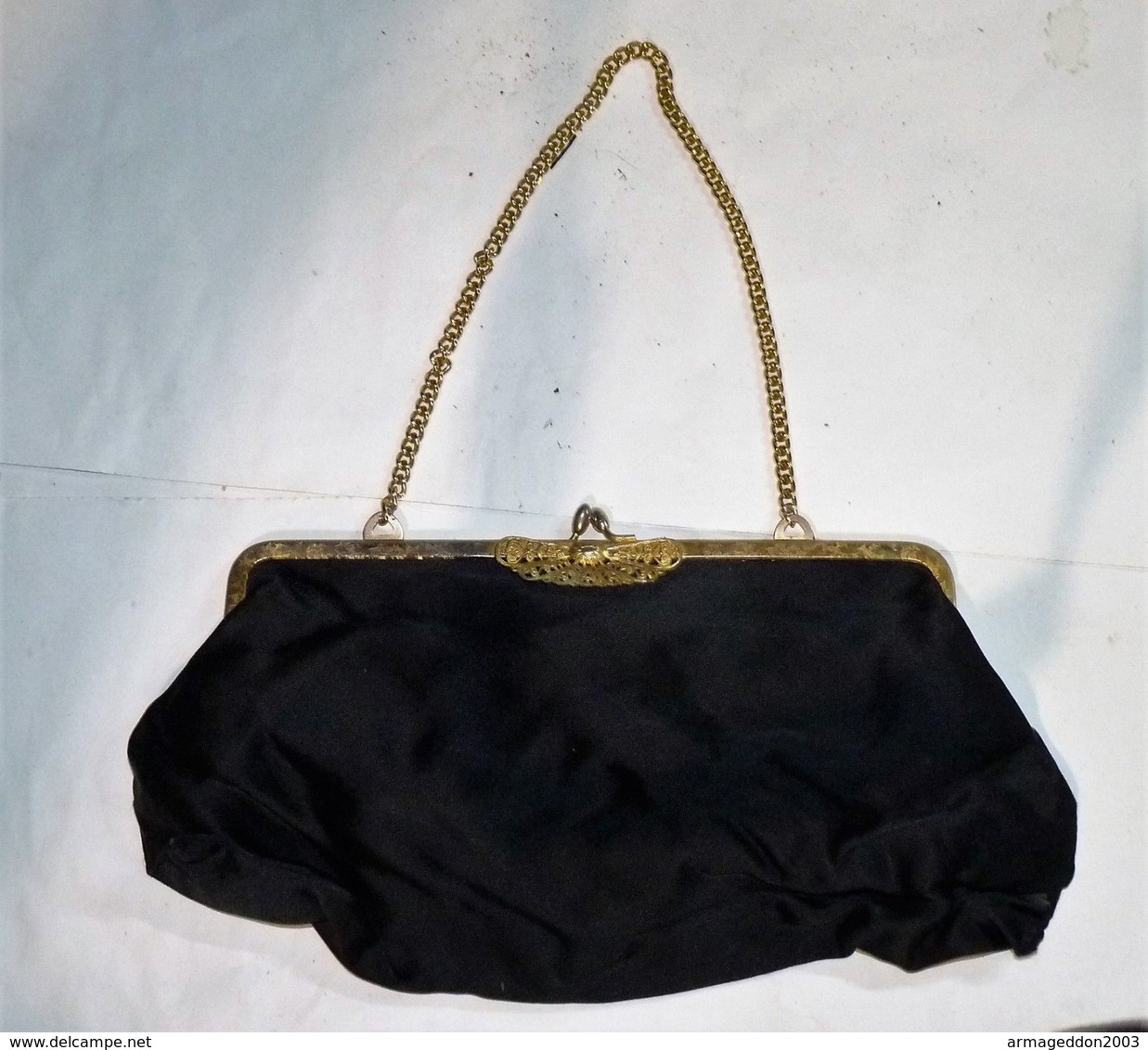 ANCIEN PETIT SAC POCHETTE PORTE MONNAIE TISSU MÉTAL  CISELÉ CHAÎNETTE BE - Autres & Non Classés