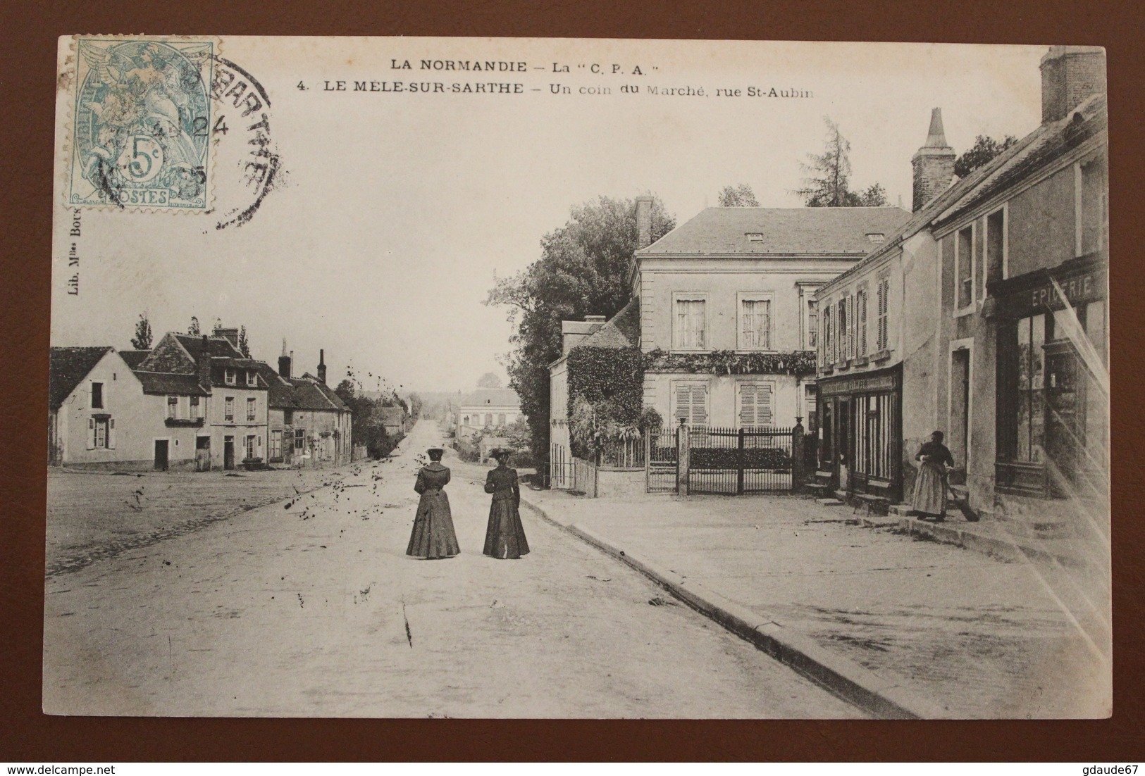 LE MELE SUR SARTHE (61) - UN COIN DU MARCHE RUE SAINT AUBIN - Le Mêle-sur-Sarthe